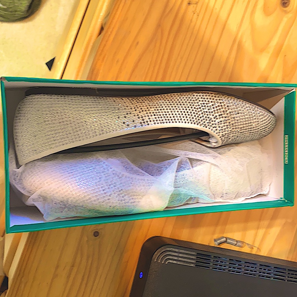 Beautiful diamond silver flats - Picture 2 of 11